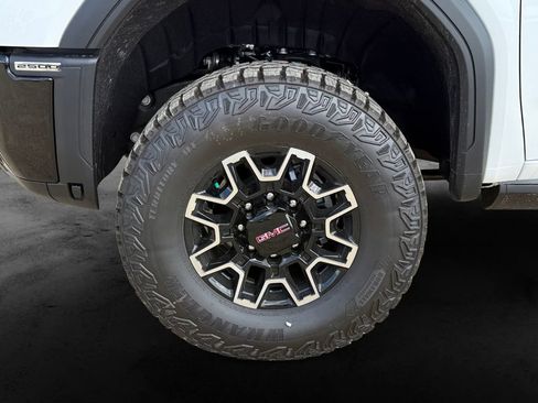 New 2026 GMC Sierra 2500 AT4X AWD/4WD image 11