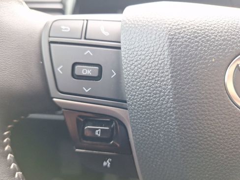 Used 2025 Toyota Camry SE FWD image 21