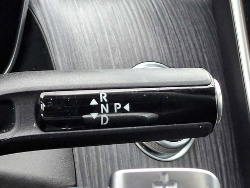 Used 2024 Mercedes-Benz GLC 300 4MATIC image 16