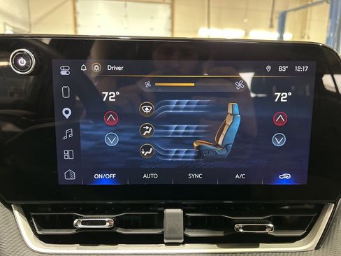 Used 2026 Chevrolet Equinox LT w/ Convenience Package II image 27