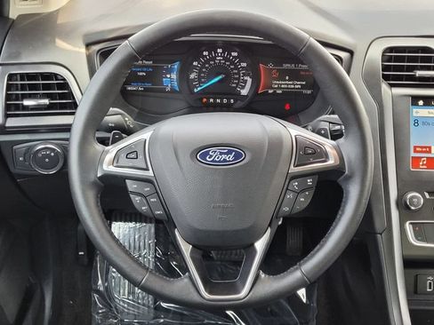 Used 2018 Ford Fusion SE w/ Equipment Group 201A FWD image 12