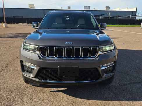 Used 2023 Jeep Grand Cherokee Limited w/ Luxury Tech Group II AWD/4WD image 3