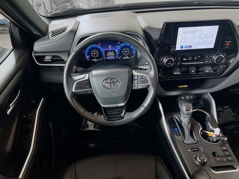 Certified 2025 Toyota Highlander XSE AWD/4WD image 20