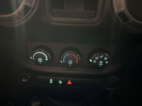 Used 2014 Jeep Wrangler Unlimited Sport image 20