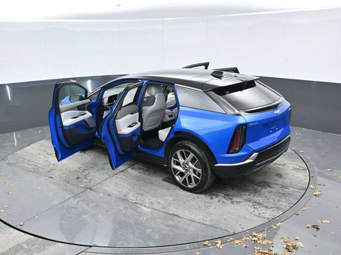 New 2026 Cadillac Optiq Luxury 1 image 45