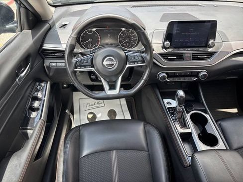 Used 2024 Nissan Altima 2.5 SR FWD image 18
