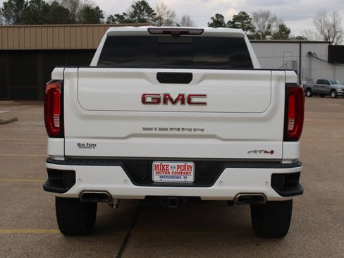 Used 2022 GMC Sierra 1500 AT4 w/ AT4 Premium Package image 9