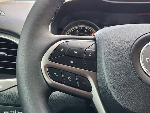 Used 2022 Jeep Cherokee Latitude Lux image 28