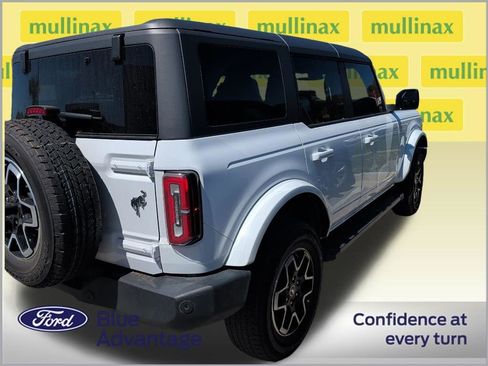 Used 2023 Ford Bronco Outer Banks image 2
