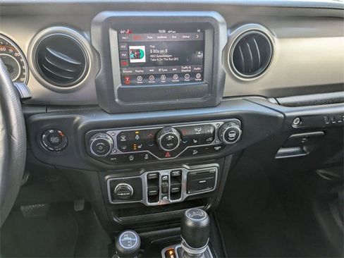 Used 2018 Jeep Wrangler Unlimited Sport S image 31