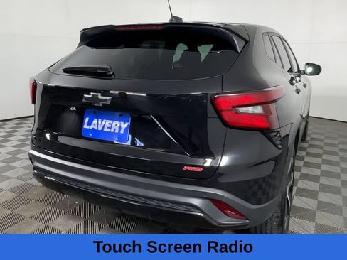 Used 2025 Chevrolet Trax RS w/ Sunroof Package FWD image 11