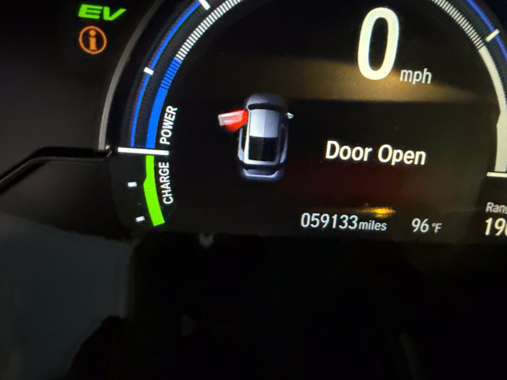 Used 2018 Honda Clarity Plug-In Hybrid image 11