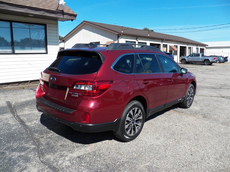 Used 2017 Subaru Outback 2.5i Limited AWD/4WD image 4