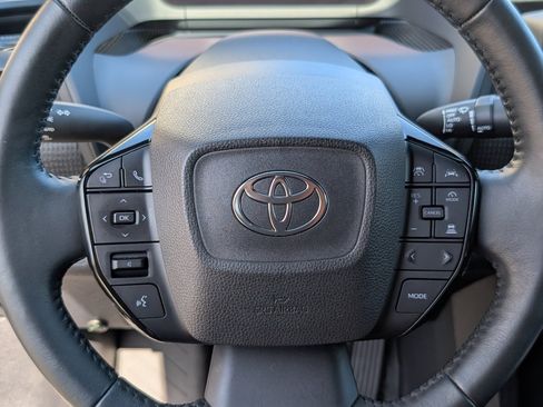 Used 2023 Toyota bZ4X FWD image 19