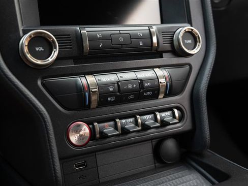 Used 2020 Ford Mustang Shelby GT500 w/ Technology Package image 28