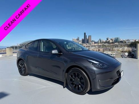 Used 2024 Tesla Model Y Long Range image 1