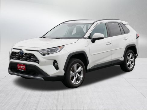 Used 2020 Toyota RAV4 Limited AWD/4WD image 3