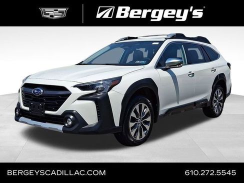 Used 2023 Subaru Outback Touring XT AWD/4WD image 1