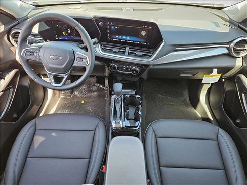 New 2026 Chevrolet Trax ACTIV w/ Sunroof Package FWD image 15