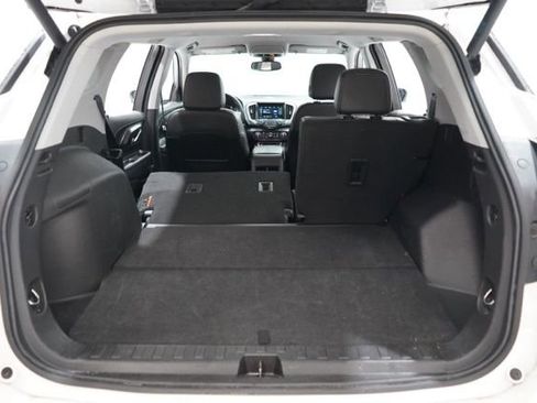 Used 2024 GMC Terrain SLT image 36