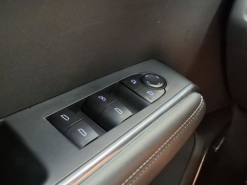 Used 2025 GMC Acadia Elevation image 30