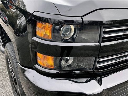 Used 2017 Chevrolet Silverado 2500 LTZ w/ Midnight Edition image 27