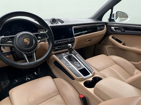 Used 2020 Porsche Macan image 30