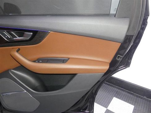 Used 2018 Audi Q7 3.0T Prestige w/ Prestige Package image 27