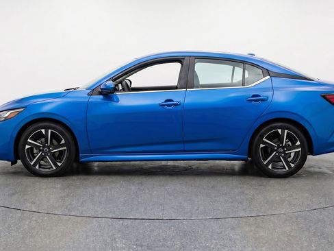 Used 2025 Nissan Sentra SV image 5