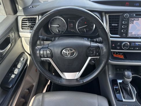Used 2019 Toyota Highlander Limited image 15