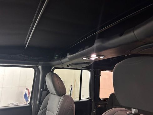 Used 2020 Jeep Wrangler Unlimited Sport S image 25