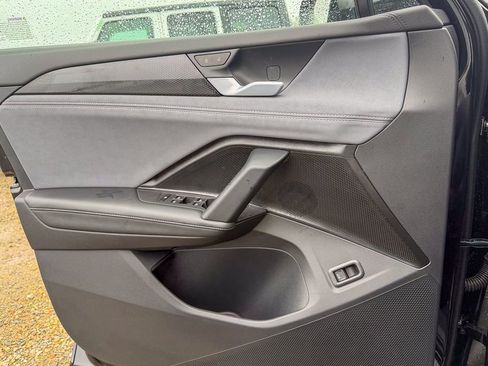 New 2026 Volkswagen Tiguan SE image 13