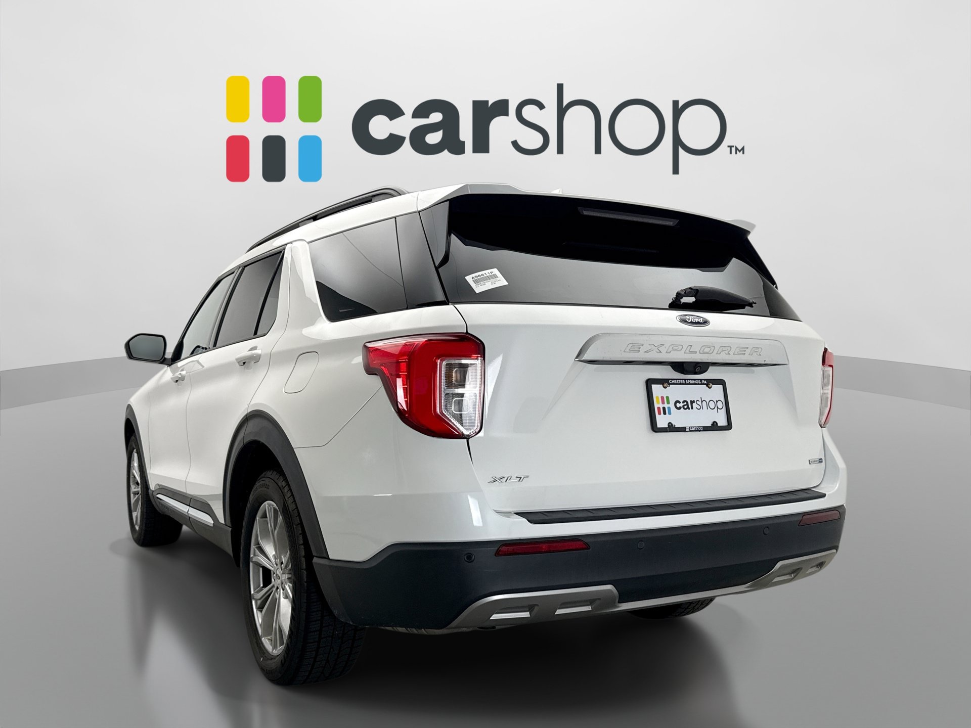 Used 2020 Ford Explorer XLT w/ Equipment Group 202A AWD/4WD image 3