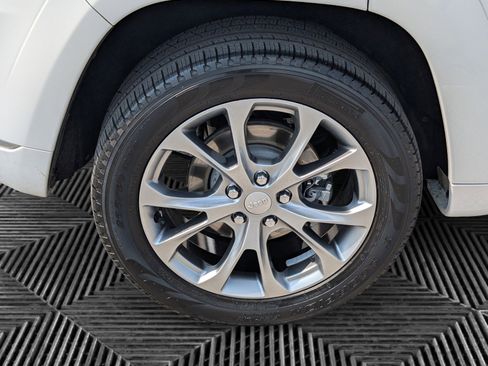 Used 2021 Jeep Grand Cherokee Summit w/ Platinum Series Group image 24