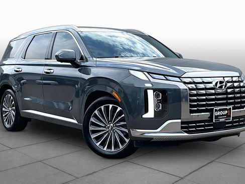 Used 2024 Hyundai Palisade Calligraphy FWD image 3