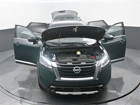 Used 2024 Nissan Pathfinder Platinum image 36