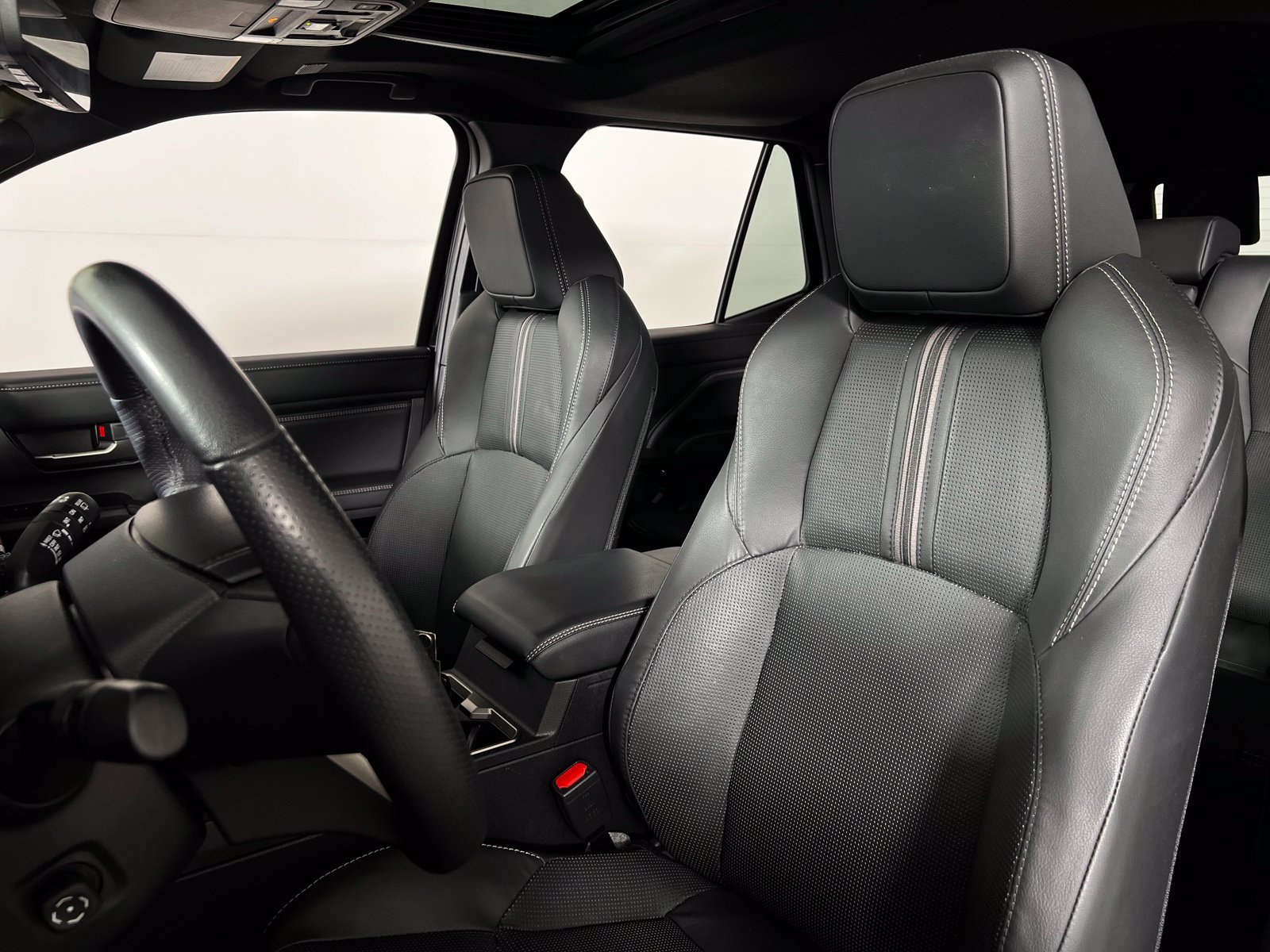 Used 2025 Toyota 4Runner Limited AWD/4WD image 11