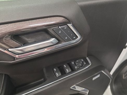 Used 2023 Chevrolet Silverado 1500 LTZ image 22