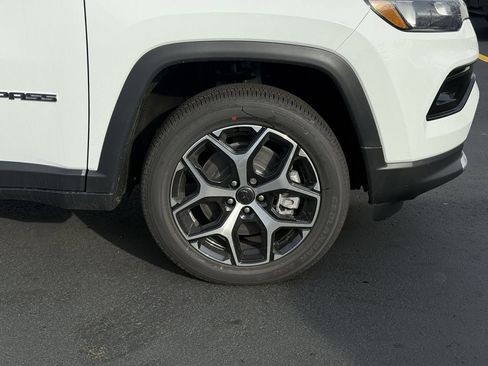 New 2026 Jeep Compass Limited w/ Sun, Sound & Navigation Group image 9