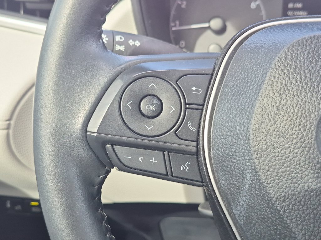 Certified 2025 Toyota Corolla Cross LE FWD image 24