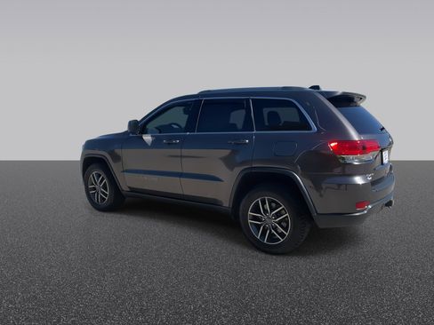 Used 2019 Jeep Grand Cherokee Laredo w/ Laredo X Package AWD/4WD image 7