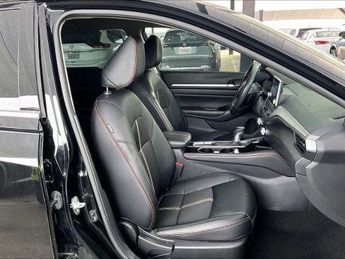 Certified 2024 Nissan Altima 2.5 SR image 9