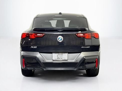 Used 2025 BMW X2 xDrive28i w/ Convenience Package AWD/4WD image 4