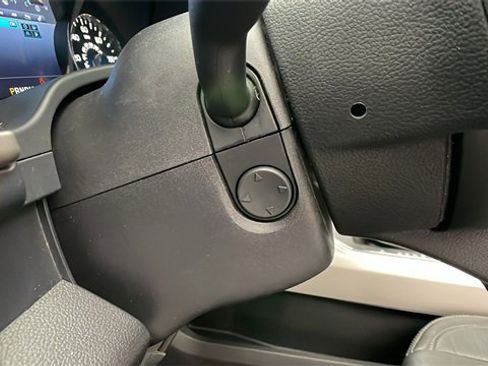 Used 2018 Ford F150 Lariat w/ Equipment Group 502A Luxury image 13