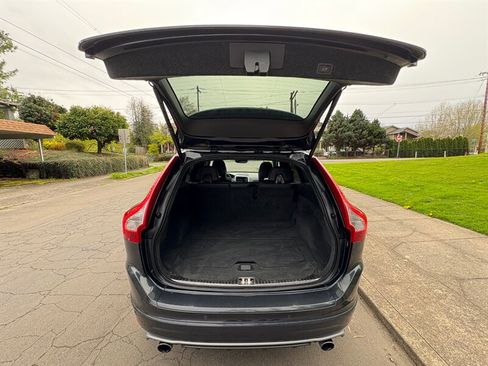 Used 2015 Volvo XC60 T6 R-Design Platinum image 7