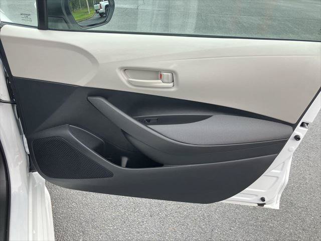 Certified 2025 Toyota Corolla LE FWD image 29