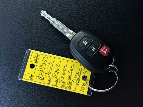 Used 2023 Toyota Tacoma SR image 39