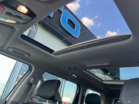 Used 2024 Kia EV9 Wind image 37