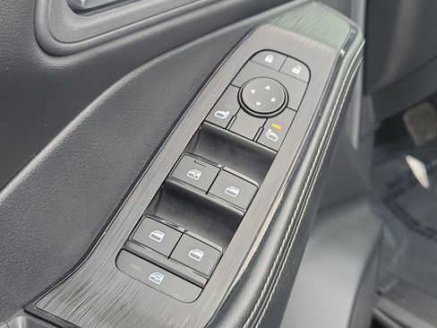 Used 2024 Nissan Rogue SV image 19