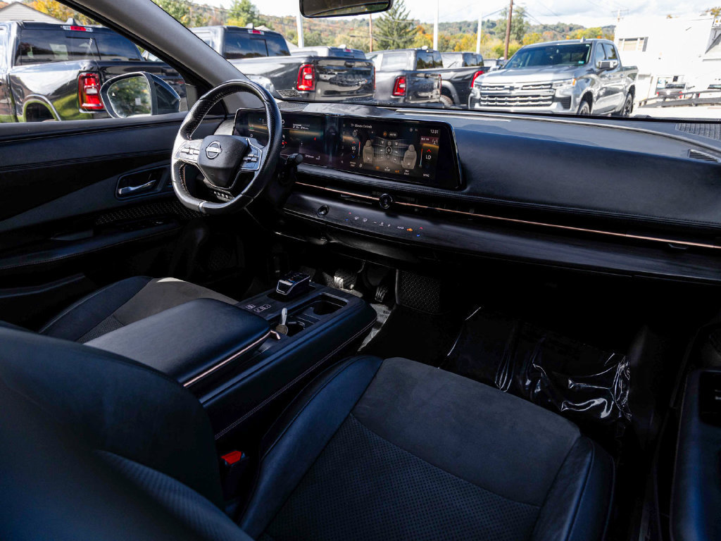 Used 2023 Nissan Ariya AWD image 33